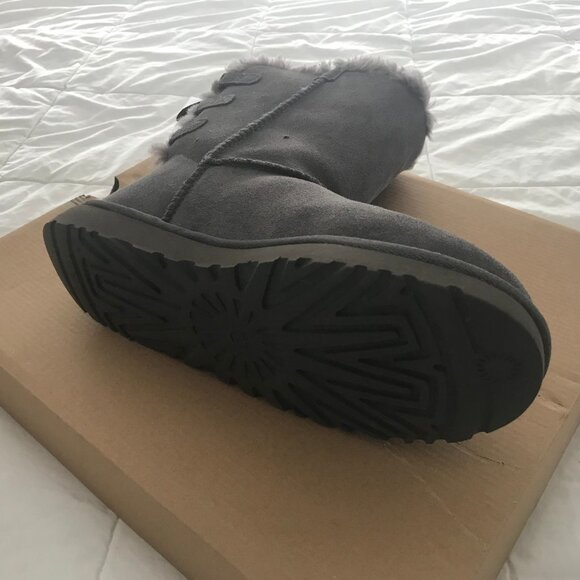 UGG Boots W Short Continuity Bow in Grey Size 8 - Picture 8 of 9